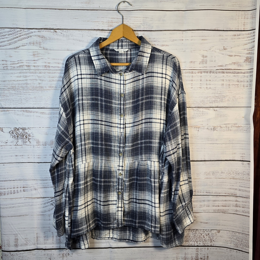 American Eagle Outfitters Plaid Button Up Shirt Large Soft Grunge Cozy Oversized